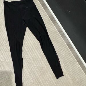 Size 4 black legging pink accent on leg